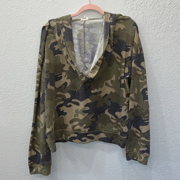 BKE XL Soft Camo Sweatshirt - Picture 4 of 4